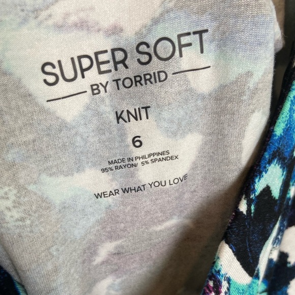 Torrid Super Soft Knit Floral Babydoll Top Plus Size 6X Blue Off Shoulder - Picture 12 of 13